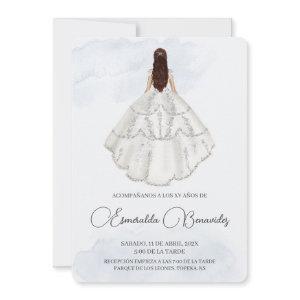Invitación de quinceañera con vestido blanco
